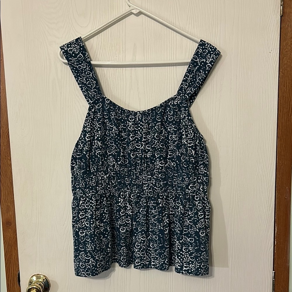 Wonderly Women’s Blue Floral Top Size Large